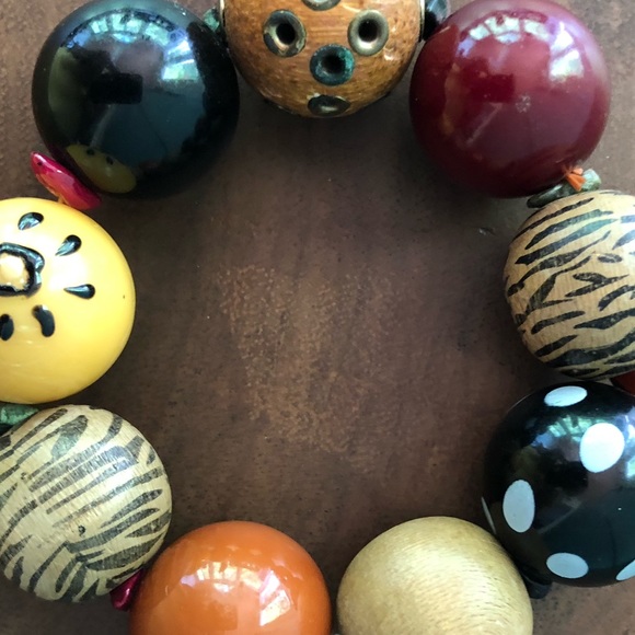 Two chunky, funky, unique bracelets: 1 w/unusual types of large beads & a bangle - Picture 9 of 13